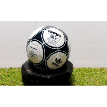 Subbuteo Andrew Table Soccer Tango Sevvila Olympic Games 1984 Los Angeles with Strike Pro balls 